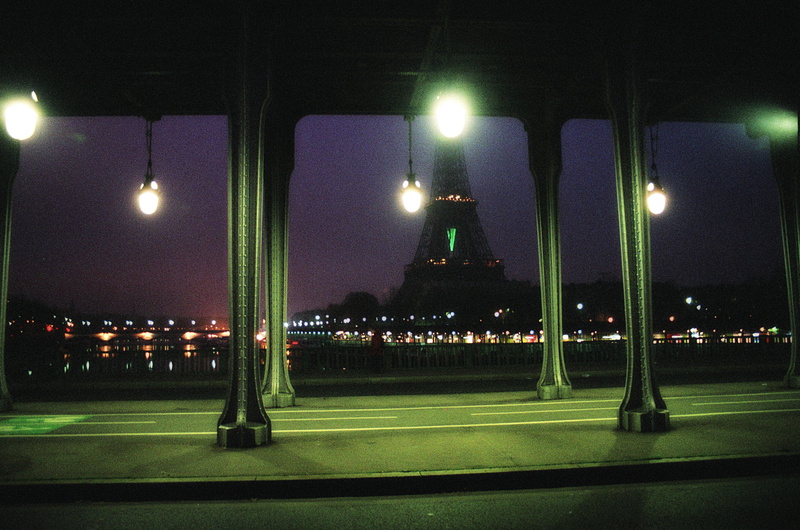 lighting equipment, reflection, eiffel Tower, europe, pont de Bir-Hakeim, seine river, tree, built structure, city, nature, green color, town, de, lantern