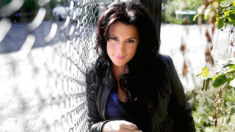 hair, casual Clothing, summer, sunlight, adult, young Adult, people, one Person, caucasian Ethnicity, one Woman Only, sensuality, urban Scene, real People