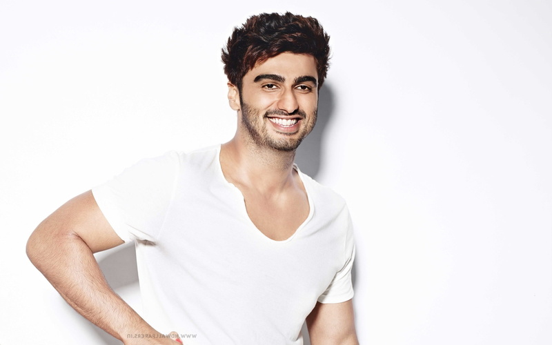 looking at camera, emotion, cheerful, adult, positive emotion, happiness, 1080P, beard, human hair, young adult, arjun kapoor  super, studio shot, facial hair