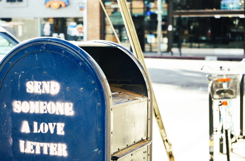 box, winter, car, architecture, mailbox, 2K, mode of transportation, western script, send, letters, taxi, transportation, snowing, outdoors, letter, motor vehicle