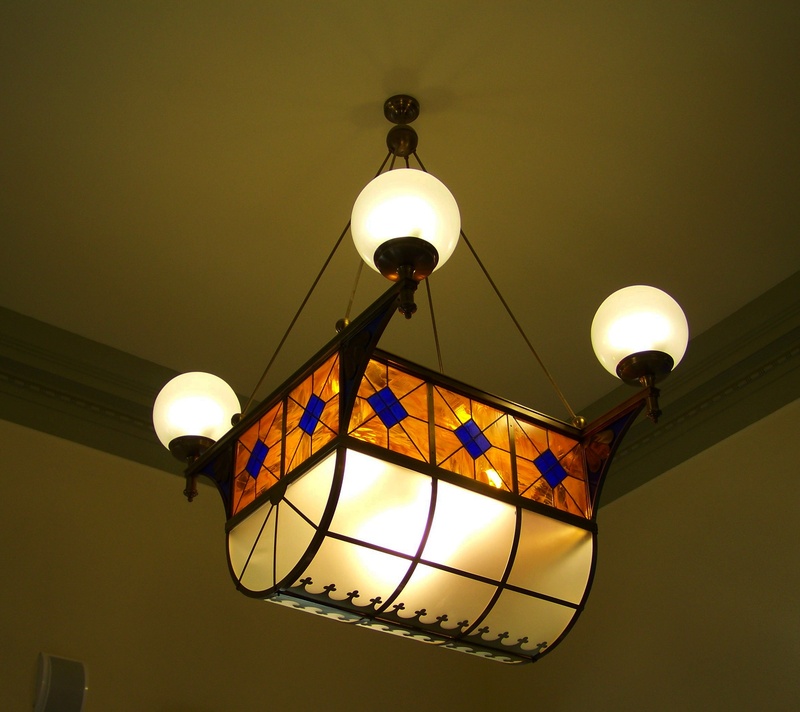 ceiling, light, built structure, 1080P, pecs, glowing, nature, low angle view, architecture, train station, illuminated, chandelier, electric lamp, light fixture