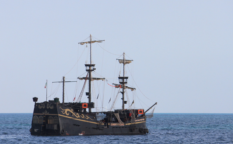 attraction, clear sky, galleon, historical, tourist, day, vessel, boat, pirates, vintage, sailboat, mast, transportation, nautical, travel, carribean, horizon