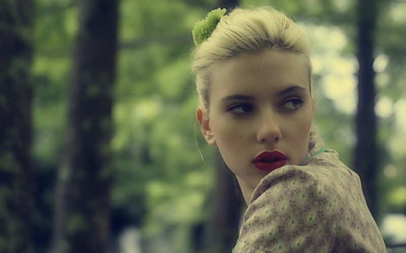 actress, red lipstick, blonde, Girls, scarlett johansson, looking away, 2K