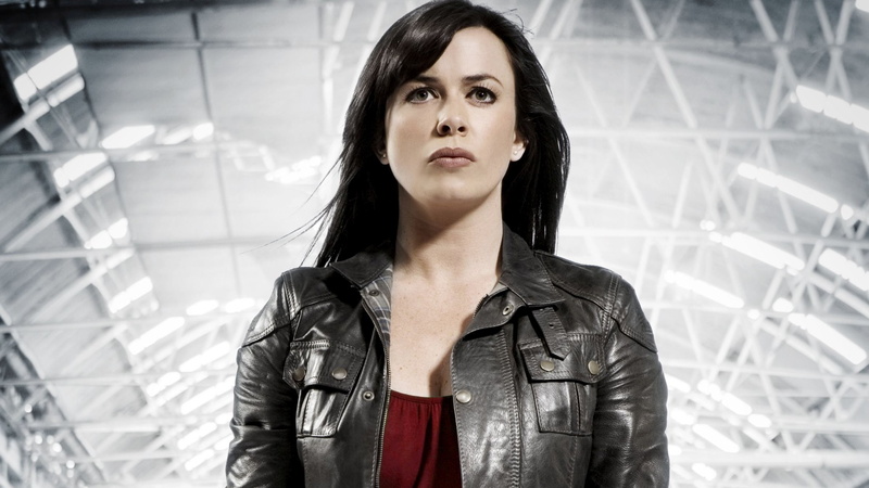 leather, long hair, indoors, contemplation, torchwood, 1080P, focus on foreground, hair, adult, headshot, hairstyle, looking, standing, women, front view