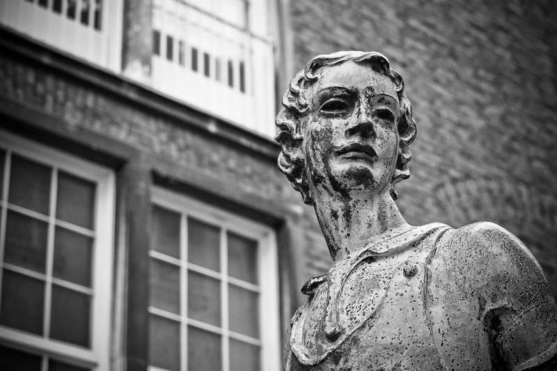 black And White, history, craft, one man only, building exterior, window, built structure, sw, Statue, face, people, focus on foreground, old town, old