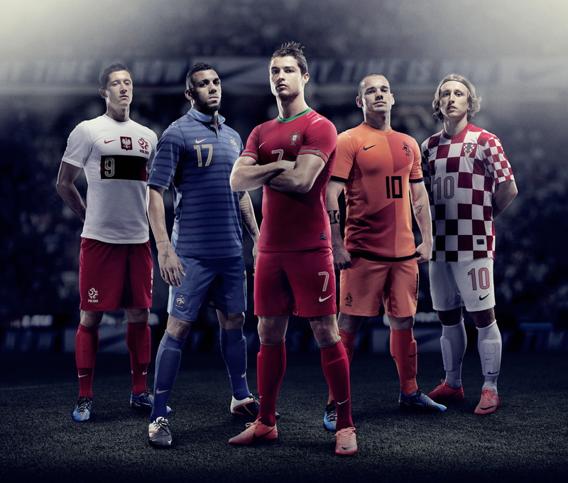 competition, focus on foreground, team, sports equipment, competitive Sport, modrich, euro 2012, sports Uniform, people, looking at camera, soccer