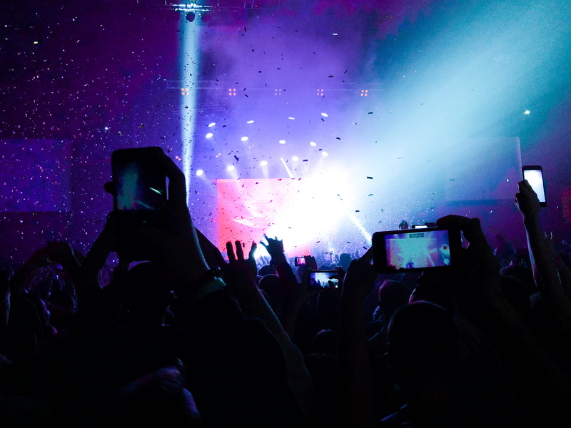 nightlife, photography themes, music, smart phone, performance, atl, activity, russia, positive emotion, concert, illuminated, group of people, light, popular music concert