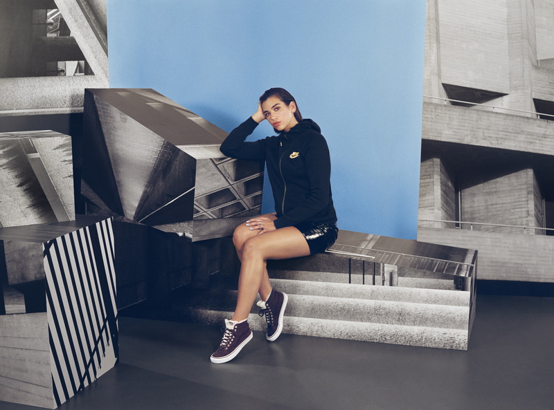 dua lipa, portrait, music, real people, architecture, leisure activity, shoe, lifestyles, staircase, steps and staircases, hd, 5k, young men, 5K, celebrities