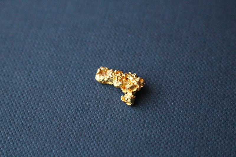 close-up, animal wildlife, shape, gold nugget, nature, animals in the wild, textile, black, gold, 5K, indoors, no people, nugget, textured, colored, backgrounds