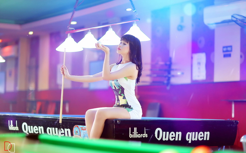 lifestyles, white, girl, hairstyle, fashion, young women, long hair, Billiards, 1080P, mini, arts culture and entertainment, beauty, young adult, dress