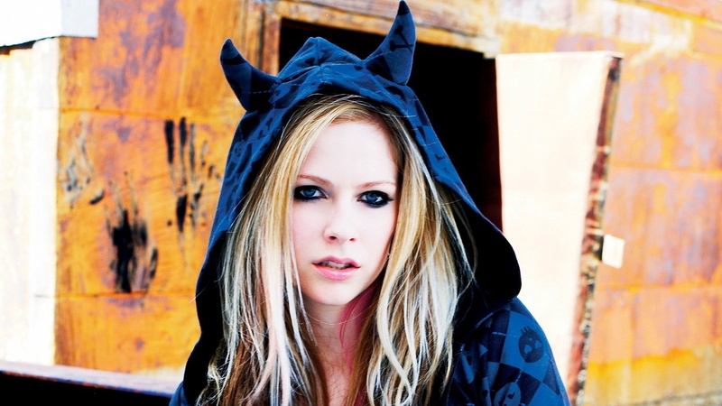headshot, lifestyles, young women, day, young adult, looking at camera, beauty, women, Avril Lavigne, 1080P, adult, beautiful woman, witch, long hair