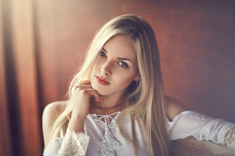 1080P, beautiful people, headshot, hairstyle, freckles, beauty, face, Stephanos Georgiou, young women, one person, blue eyes, indoors, teenager, adult