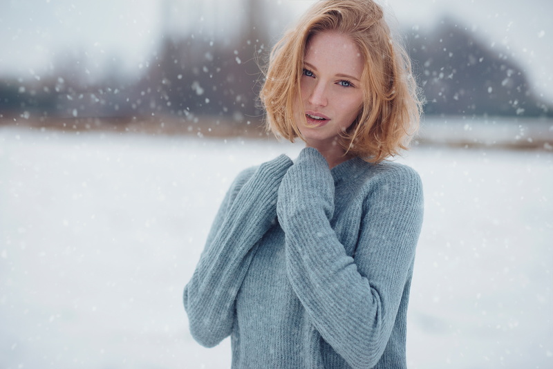 parted lips, snow, winter, looking at viewer, women, sweater, blue eyes, model, redhead, Anastasia Vervueren, 5K