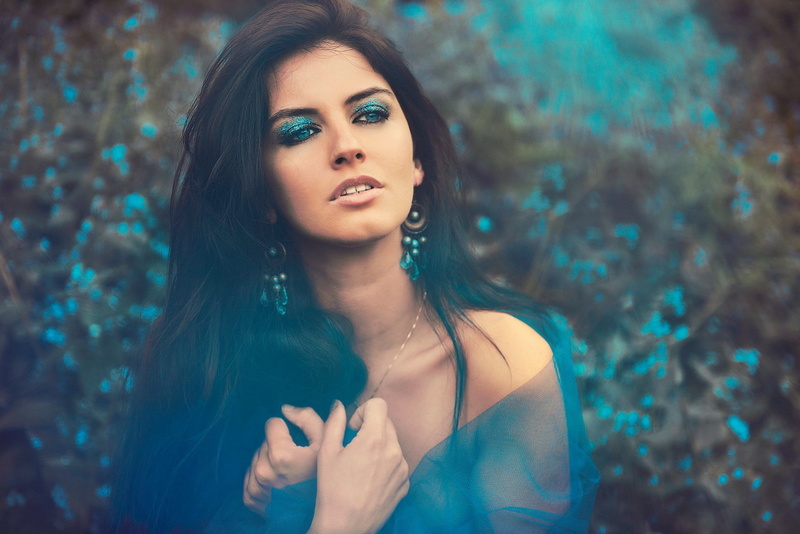 Aurela Skandaj, deep blue, Anastasia Vervueren, decoration, brunette, makeup, girl, 1080P, beauty, blue-eyed