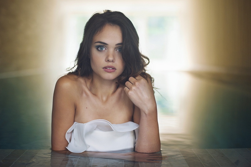 blue eyes, Wet Body, swimming Pool, Bare Shoulders, Anastasia Vervueren, 1080P, portrait, women, brunette, No Bra, White Tops, water