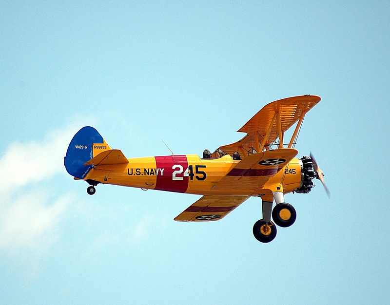 air vehicle, clear sky, propeller, retro, flight, nature, copy space, red, bi-plane, navy, no people, 1080P, white, outdoors, design, retro styled, airshow