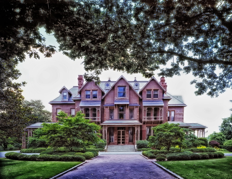 landmark, outside, hedge, nature, front or back yard, historical, mansion, garden path, brown, sky, day, 1080P, grass, governors mansion, storey, architecture