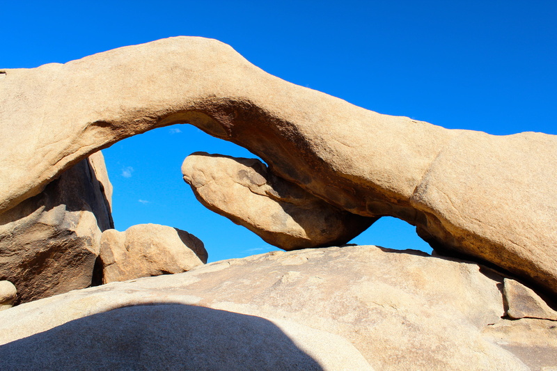 sky, scenics - nature, no people, rock - object, utah, 5K, solid, natural arch, rock formation, nature, california, park, day, rocks, blue, arch, sunlight