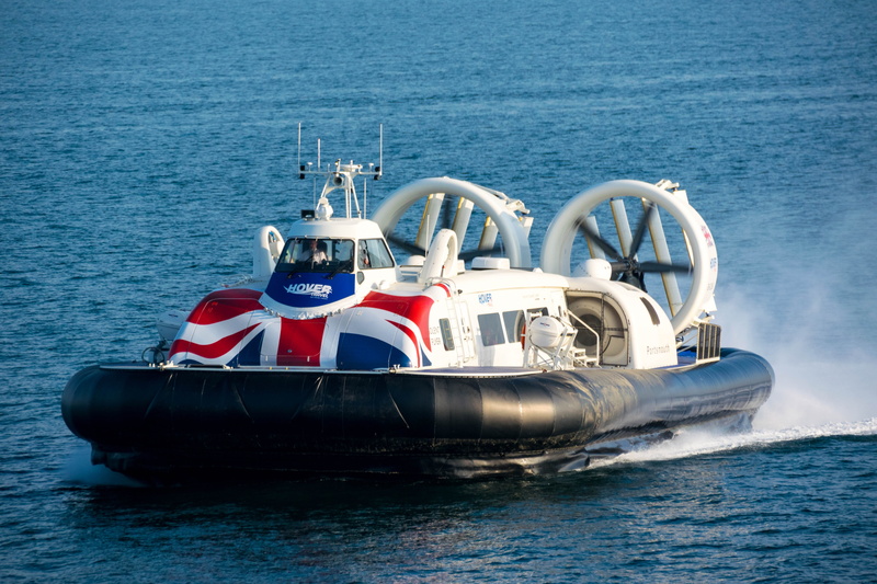 blue, sea, travel, speed, mode of transportation, great, outdoors, motion, flag, no people, luxury, water, 5K, day, nature, motorboat, sailing, nautical vessel