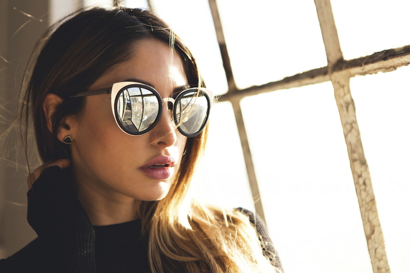 window, Justin Swain, looking away, women, portrait, 2K, Misty Mason, women with glasses, face