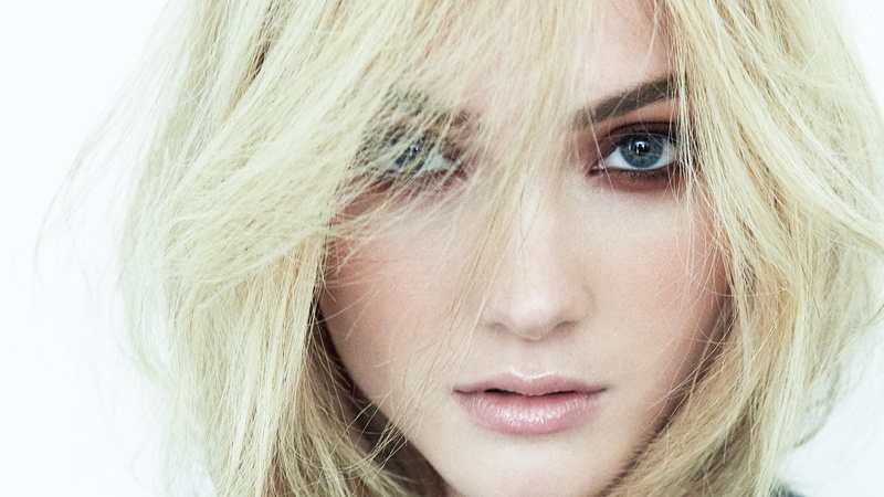 hairstyle, hair in face, beauty, bangs, long hair, one person, women, young women, blonde, blue eyes, human hair, close-up, actress, body part, beautiful woman
