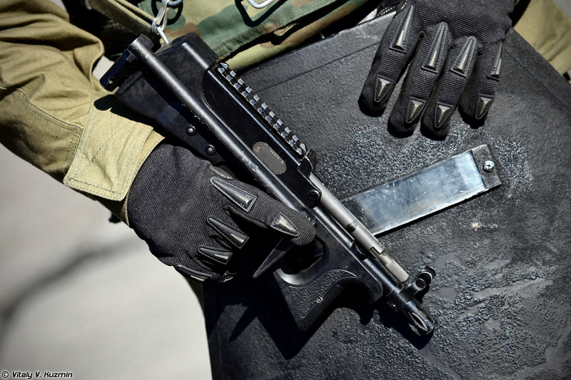gun, submachine, 1080P, pp 2000