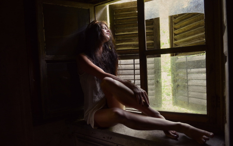women, sensual, emotion, window, pose, glass, models, 1080P, reflection, mood, females, style, sexy, babes, redheads, girls, shutters, bokeh