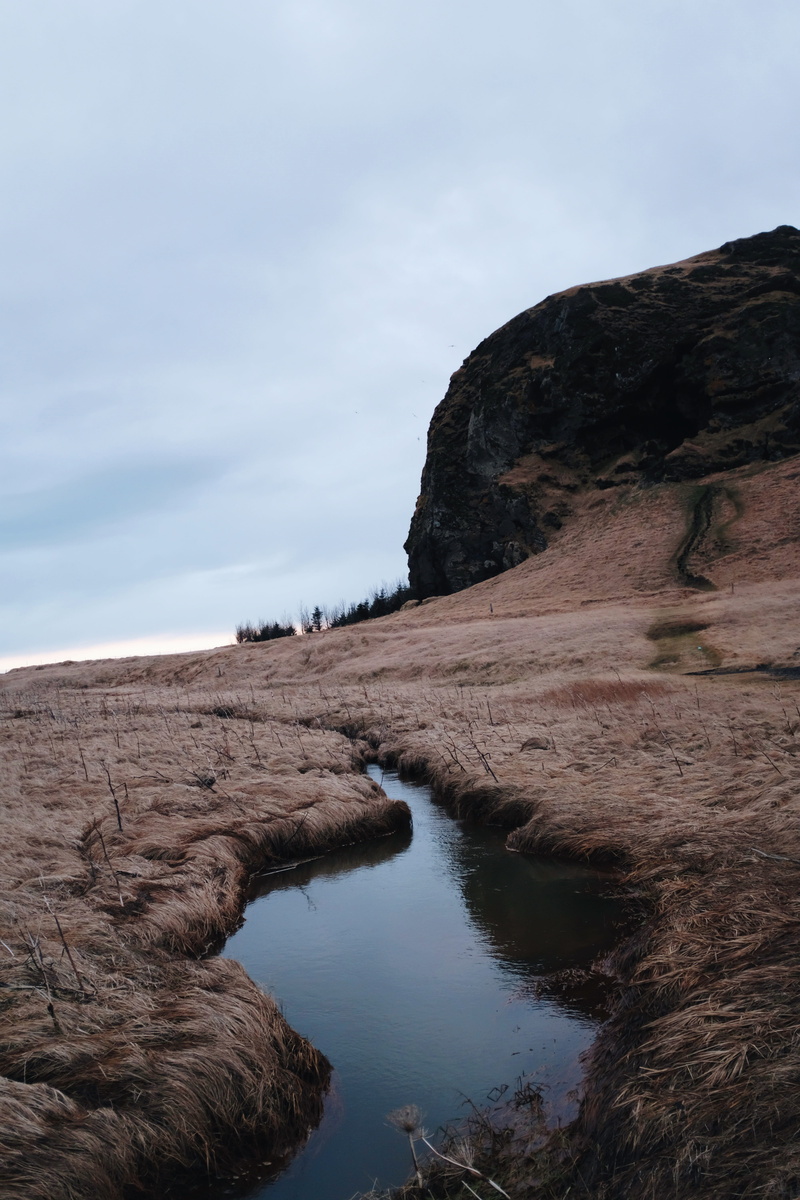 rock, ditch, day, eroded, sky, soil, iceland, no people, outdoors, mesa, 5K, wildlife, solid, grass, beauty in nature, bear, plateau, fuji, scenics - nature