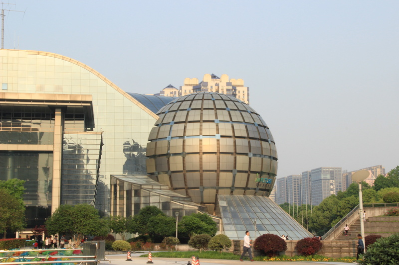 outdoors, 5K, clear sky, hangzhou, office building exterior, architecture, building, dome, plant, travel, tree, tourism, sky, day, nature, built structure
