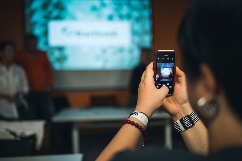 photos, device screen, lifestyles, technology, women, activity, adults Only, holding, screen, performance, video, focus on foreground, display, photography