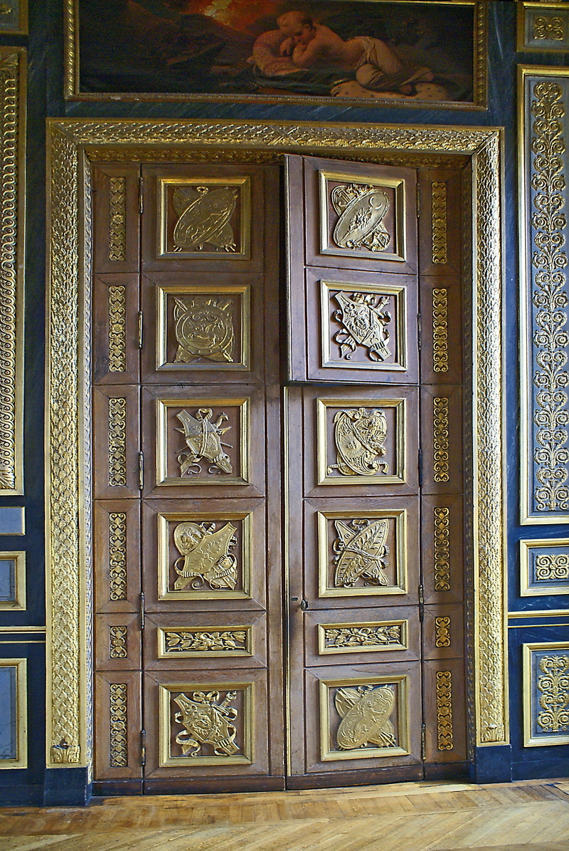 wood - material, entrance, design, paris, door, the decor, closed, france, ornate, security, kings, cultures, history, floral pattern, wall - building feature