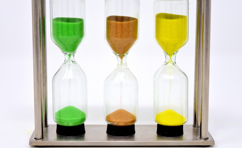 tense, group of objects, land, nature, choice, run out, time, studio shot, green color, variation, food and drink, ultimatum, still life, indoors, timepiece