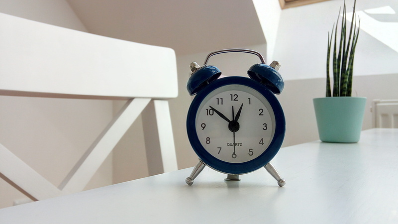 timer, time, indoors, domestic room, minute hand, still life, window, alarm clock, architecture, furniture, countdown, alarm, clock, clock face, home interior