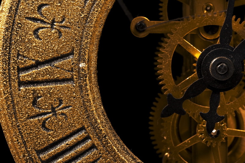 gold colored, antique, minutes, close-up, elegant, watch, no people, pattern, wheel, metal, gear, instrument of time, technology, 720P, time, deadline