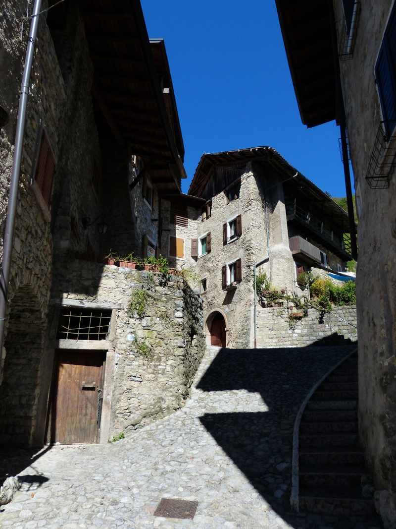 village, sky, the past, history, men, built structure, outdoors, residential district, medieval village, italy, building exterior, building, shadow, sunny