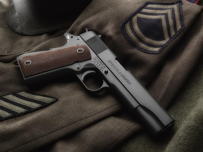 720P, sign, gun, black color, violence, indoors, crime, close-up, machine gun, no people, ominous, social issues, clothing, security, protection, personal accessory