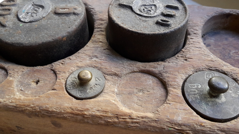 history, 2K, weigh, wood - material, old scale, shape, knob, circle, close-up, horizontal, no people, number, retro styled, communication, vintage, metal
