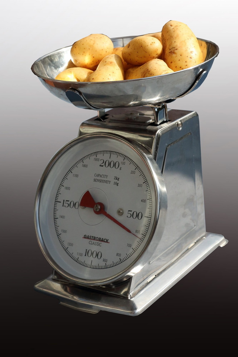 kitchen, old scale, food, pan, Kitchen Scale, close-up, healthy eating, kg, vegetables, container, food and drink, potatoes, still life, weigh out, indoors