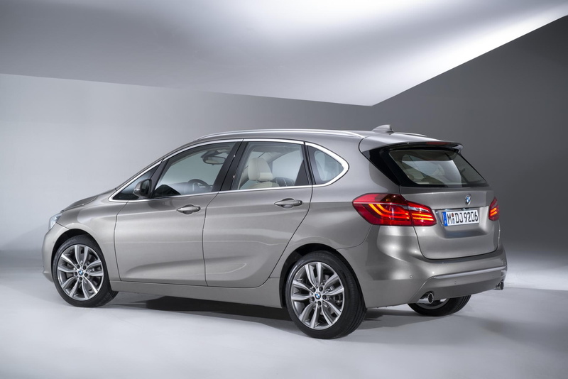 studio shot, silver colored, sports car, 1080P, luxury, no people, indoors, bmw, tourer, alternative energy, car, mode of transportation, red, land vehicle