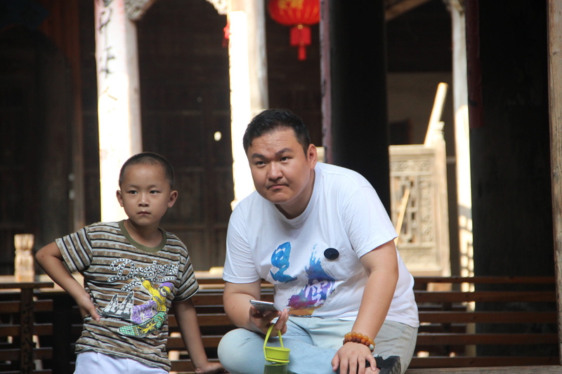 asian Ethnicity, Culture, family, casual clothing, males, childhood, indoors, mature adult, street, father, xia tian, togetherness, adult, 2K, lifestyles