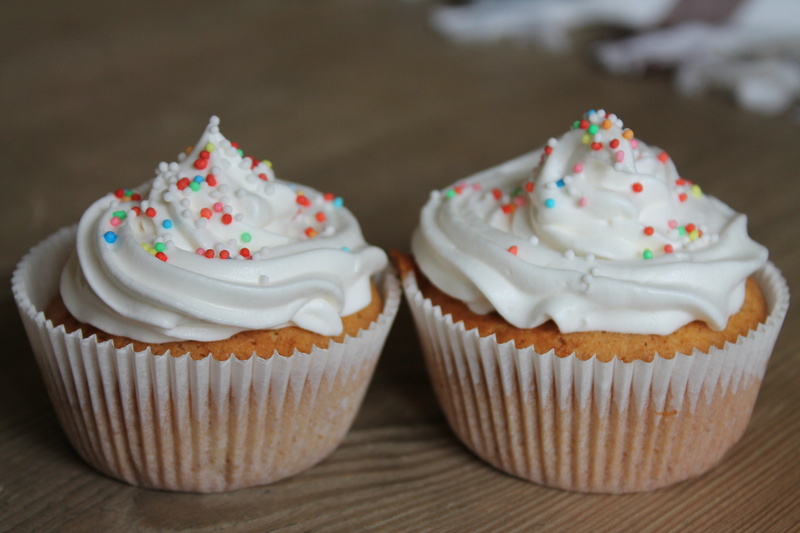cupcake holder, sweet food, unhealthy eating, freshness, 4K, close-up, still life, temptation, table, food and drink, indoors, food, icing, baked, cupcake