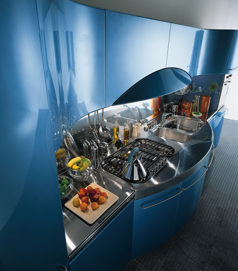 plate, interior, kitchen, household equipment, indoors, container, domestic kitchen, metal, food and drink, domestic life, domestic room, preparation, home interior