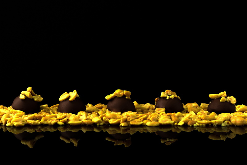 pattern, patisserie, bless you, animal, snack, indoors, copy space, vollmilch, fire - Natural Phenomenon, chocolate, delicious, close-up, eat, praline