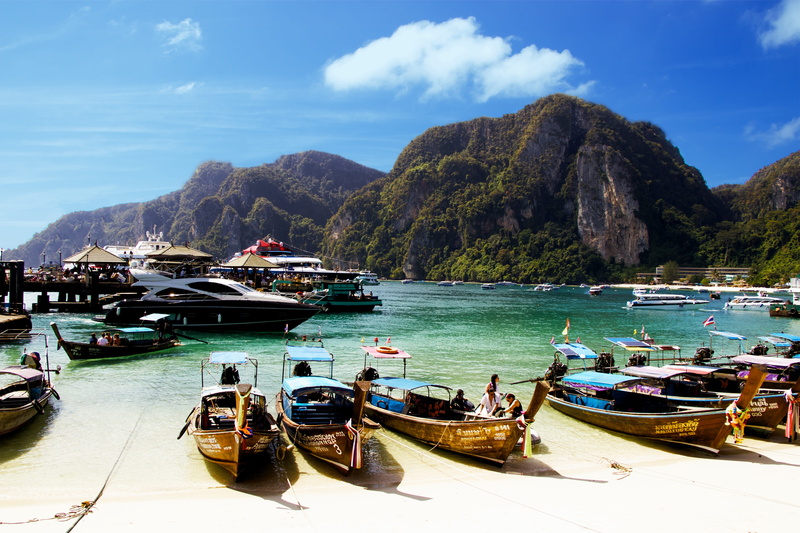 outdoors, boat, 5K, scenics - nature, mountain range, transportation system, sea, tourism, sand, motorboats, docked, resort, bay, mountain, water, boats