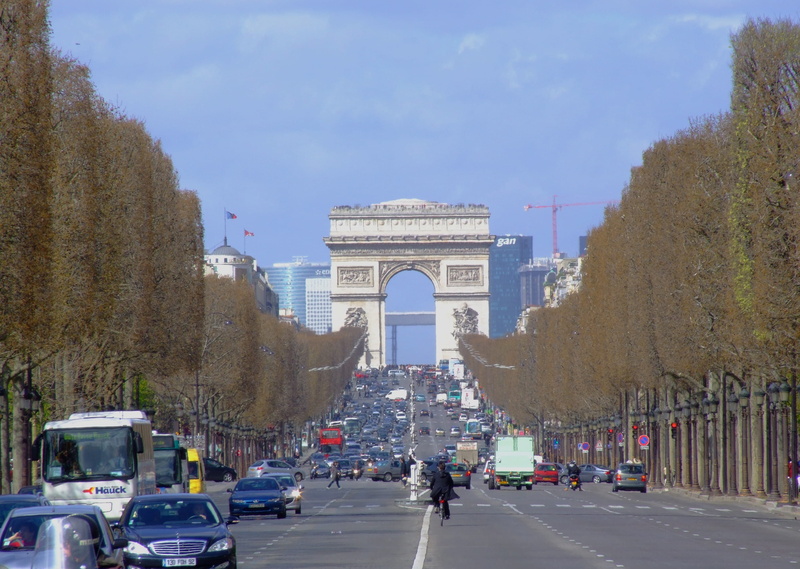 car, city, trees, motor vehicle, mode of transportation, landmark, arch, travel, fall, road, triumphal arch, traffic, famous, vehicle, paris, Monument
