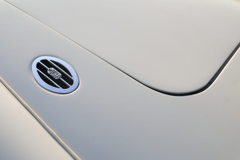 modern, backgrounds, line, metal, luxury, minimal, white, technology, minimalistic, symbol, environment, transportation, car, chrome, wealth, emblem, 5K