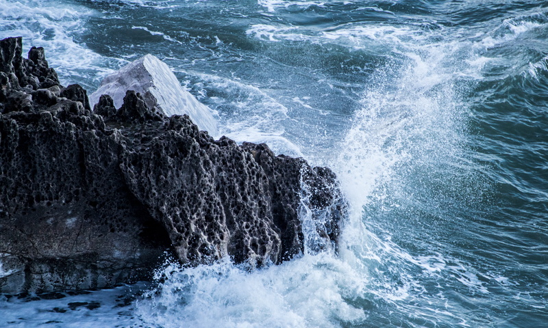 llandudno, sport, splashing, wave, splash, rocks, hitting, waves, solid, united kingdom, aquatic sport, 5K, ocean, power in nature, marine drive, rock