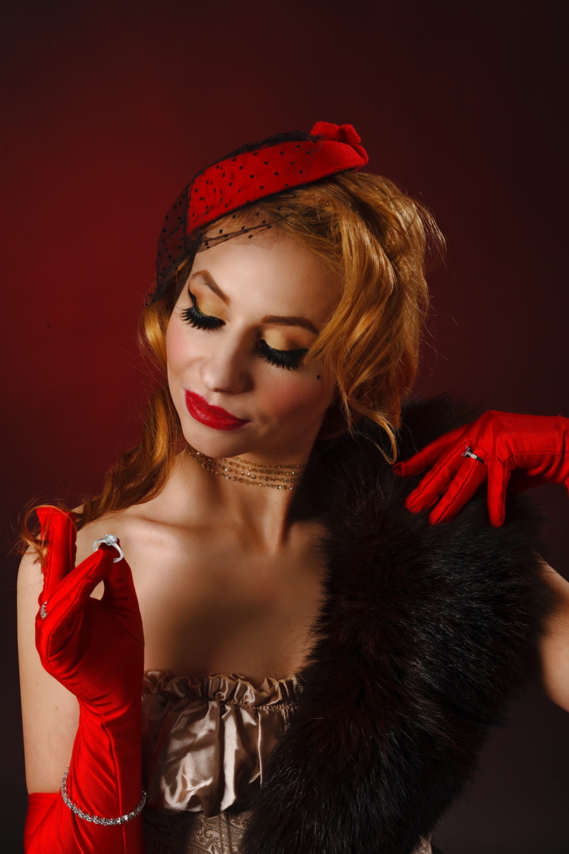 5K, front sight, hat, one person, portrait, clothing, neckline, looking at camera, adult, beauty, headshot, elegance, marilyn monroe, ring, hand, jewelry