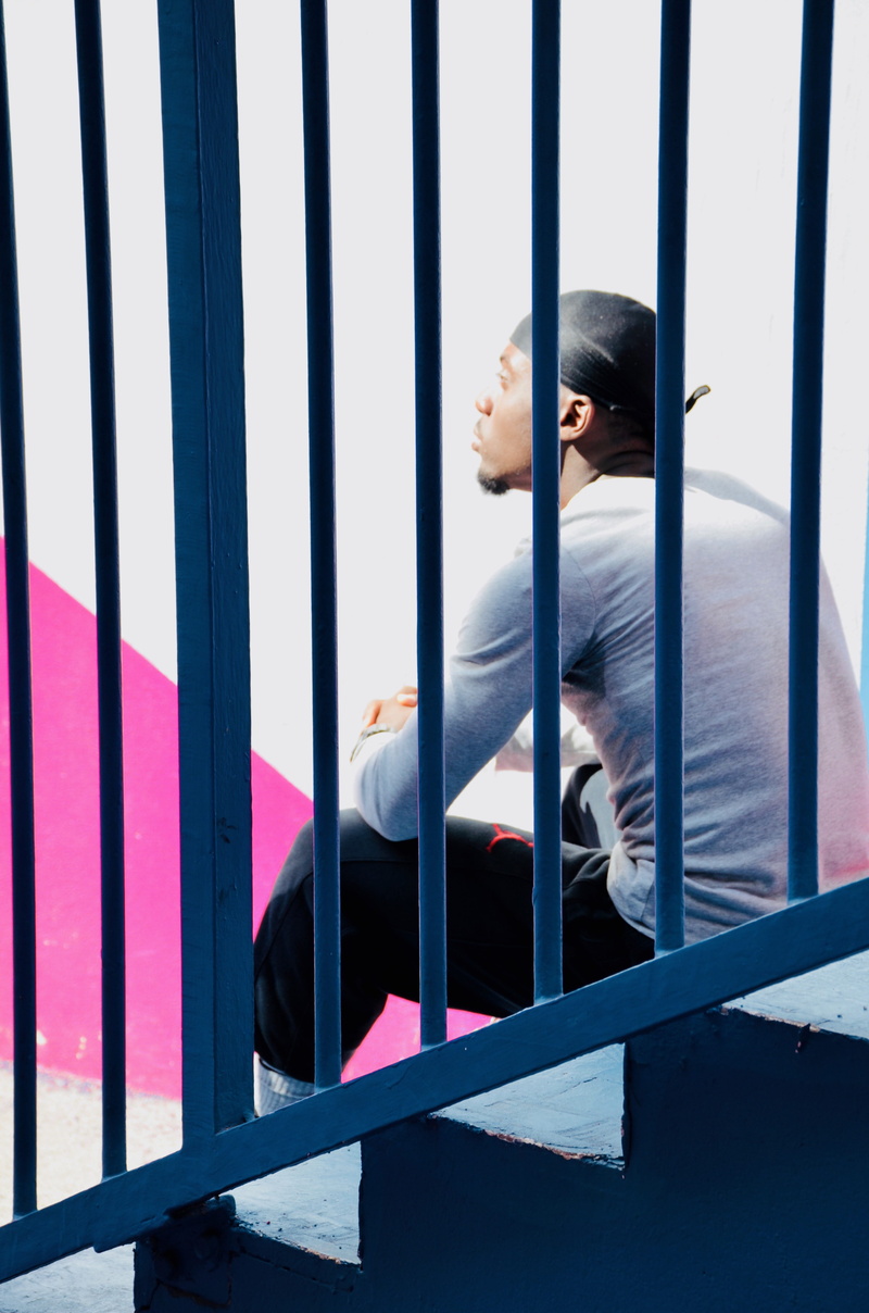 promontory, young adult, nature, lifestyles, people, clothing, sliding door, architecture, security, paris, railing, side view, pigalle basketball, adult