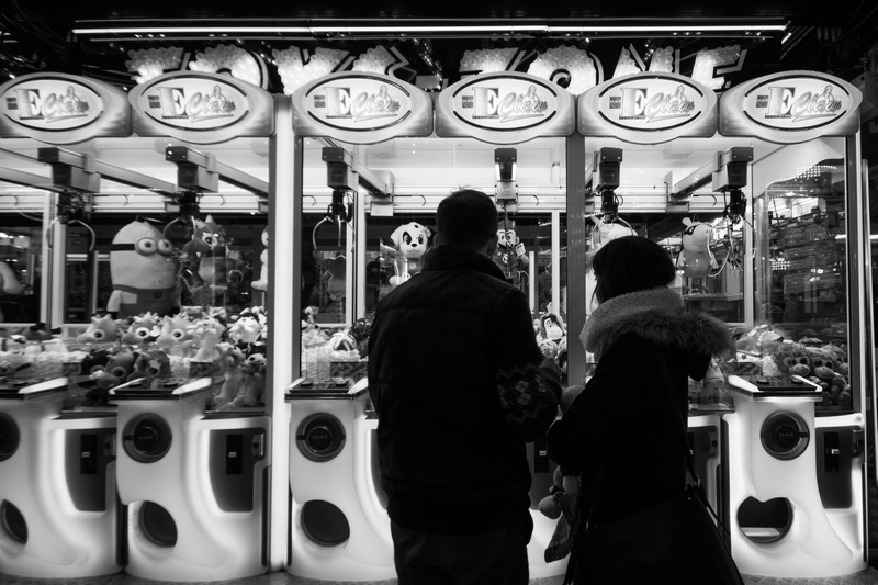 real people, two people, food and drink, people, 4K, leisure activity, lifestyles, entertainment, clock, store, time, choice, women, architecture, city